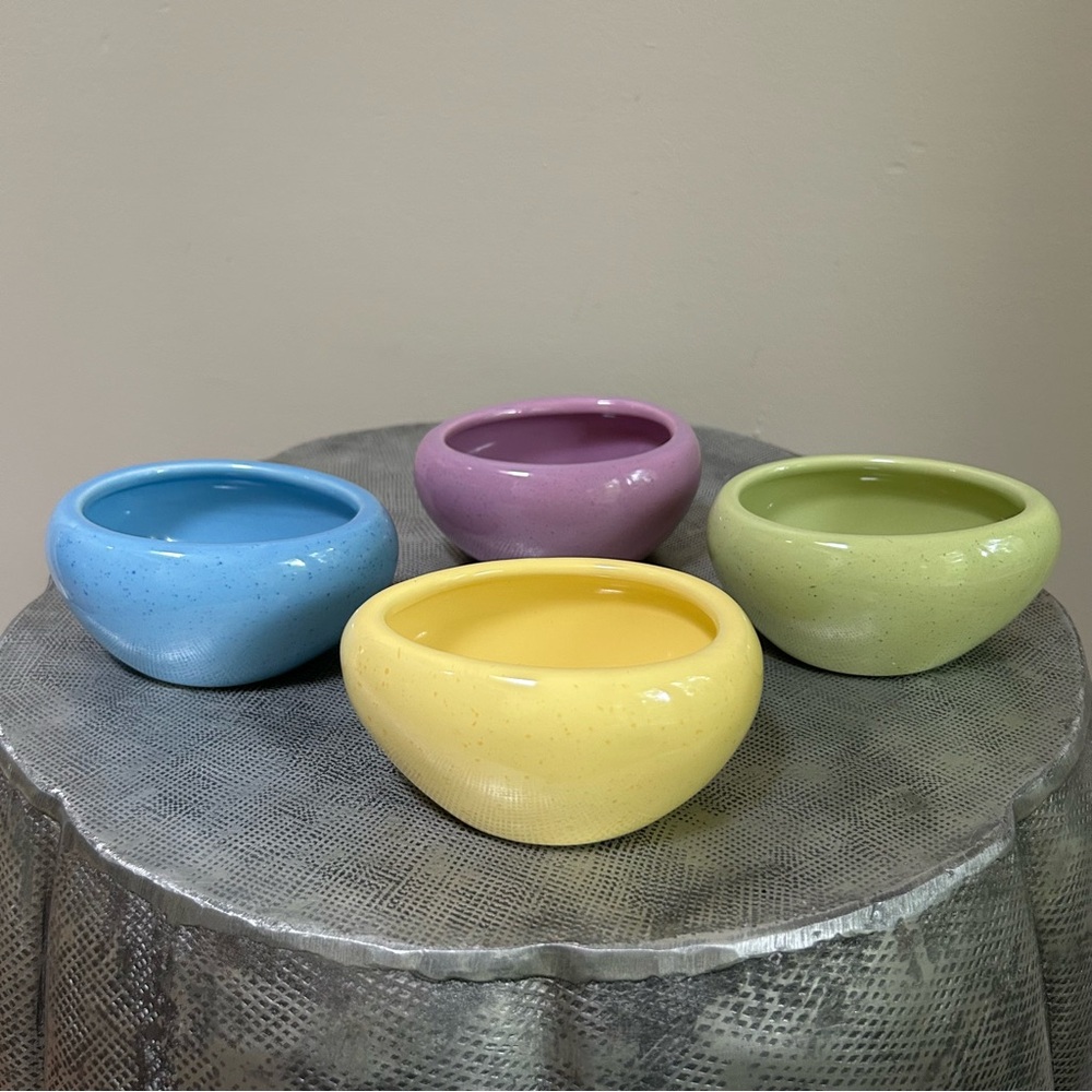 William Sonoma~Speckled Pastel Egg Dishes/ Small Serving Decor Bowls in set of 4